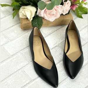 Naturalizer Black Pointed Flats